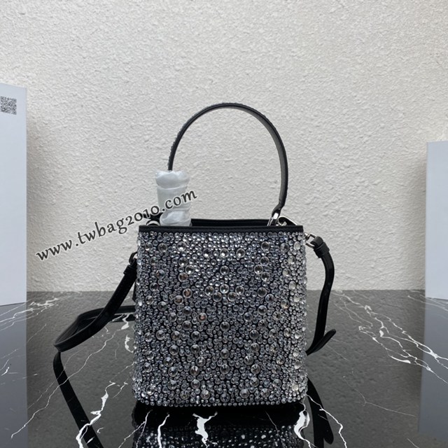 Prada專櫃2023新款滿天星桶包 1BA373 普拉達仿水晶Panier手袋手提女包 csp1605